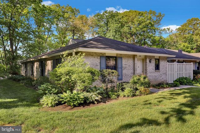 379 VALLEYBROOK DR, Lancaster, PA 17601