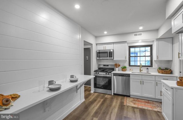 379 VALLEYBROOK DR, Lancaster, PA 17601