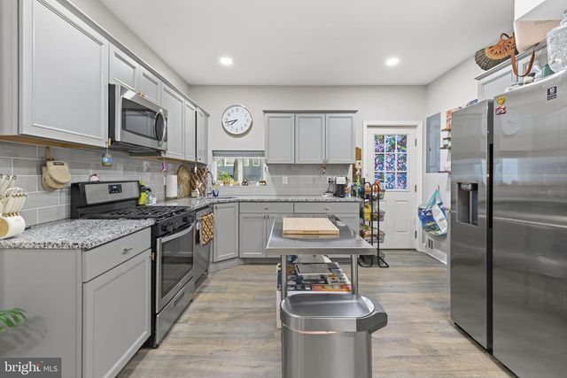 2702 MILES AVE, Baltimore, MD 21211