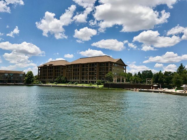 98 Island DR 33, Horseshoe Bay, TX 78657