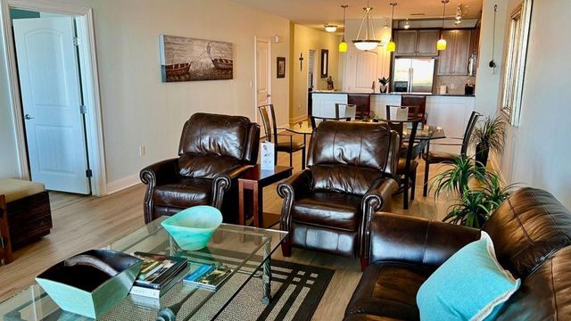 98 Island DR 33, Horseshoe Bay, TX 78657