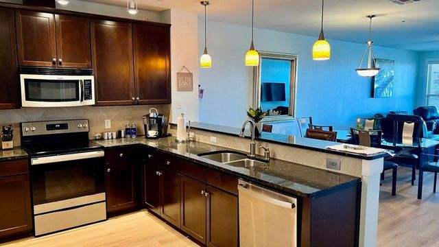 98 Island DR 33, Horseshoe Bay, TX 78657