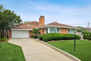 9130 Kenton Avenue, Skokie, IL 60076
