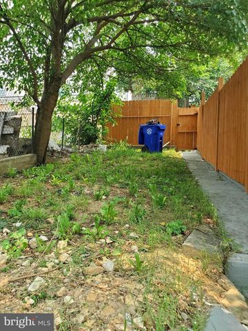 813 LOCUST ST, Reading, PA 19604