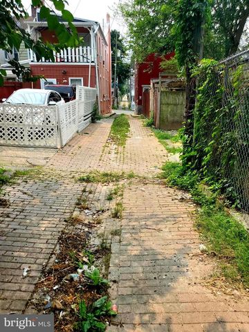 813 LOCUST ST, Reading, PA 19604