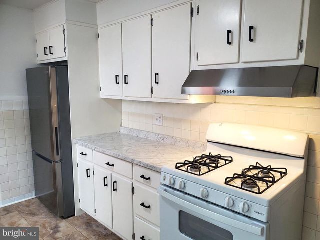 813 LOCUST ST, Reading, PA 19604