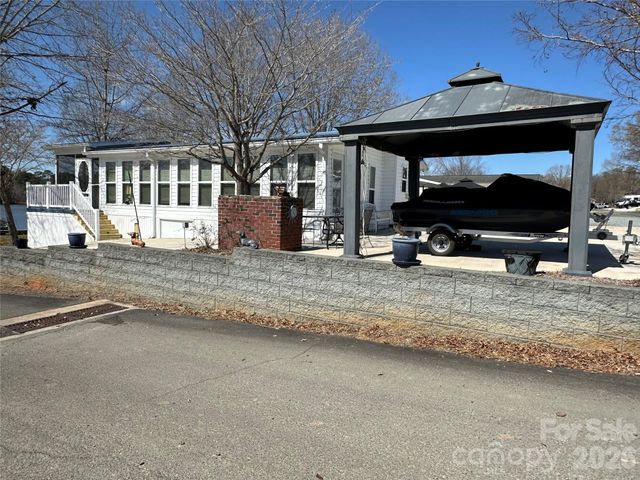 101 Dogwood Circle, New London, NC 28127