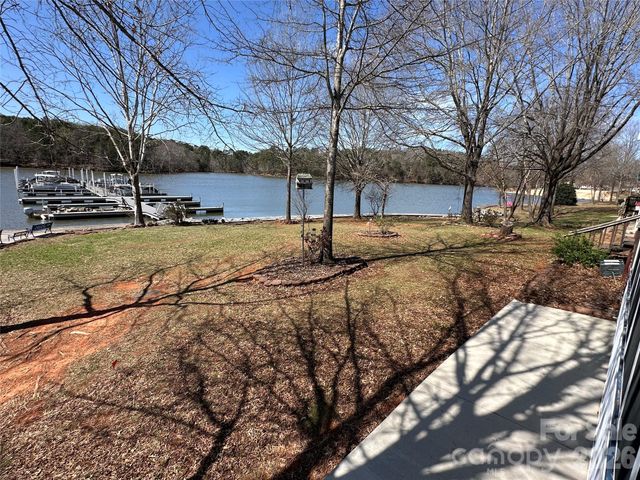 101 Dogwood Circle, New London, NC 28127