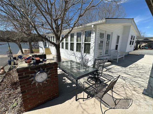 101 Dogwood Circle, New London, NC 28127