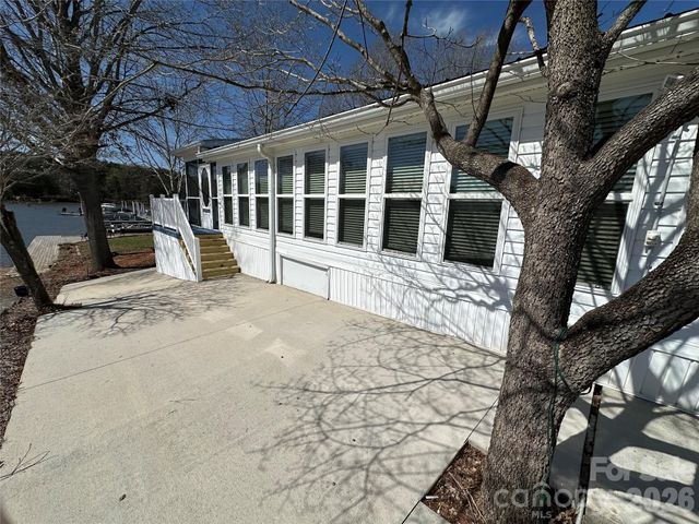 101 Dogwood Circle, New London, NC 28127