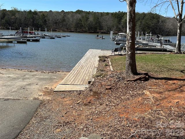 101 Dogwood Circle, New London, NC 28127