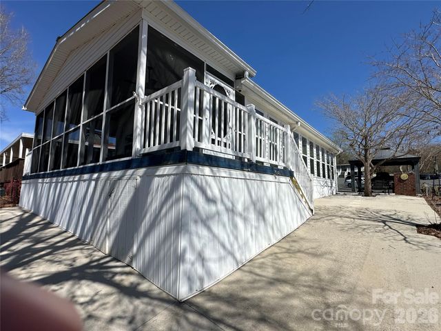 101 Dogwood Circle, New London, NC 28127