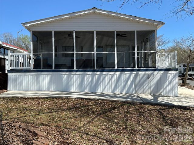 101 Dogwood Circle, New London, NC 28127