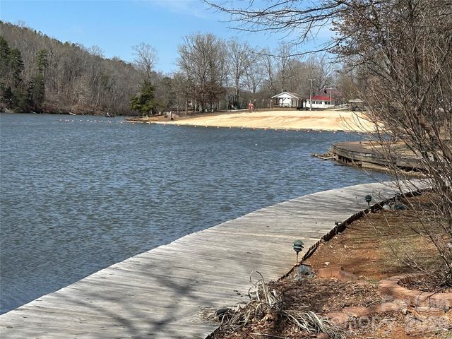 101 Dogwood Circle, New London, NC 28127