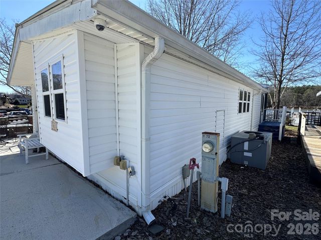 101 Dogwood Circle, New London, NC 28127