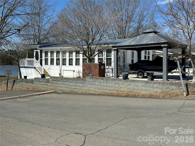 101 Dogwood Circle, New London, NC 28127