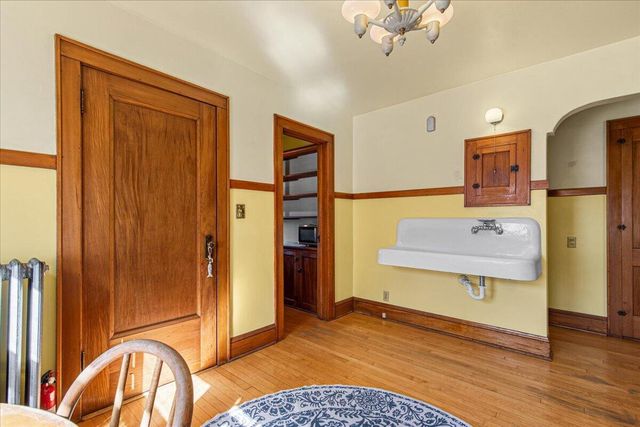 1627 S 56th STREET, West Allis, WI 53214