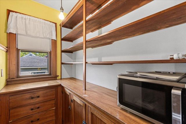 1627 S 56th STREET, West Allis, WI 53214