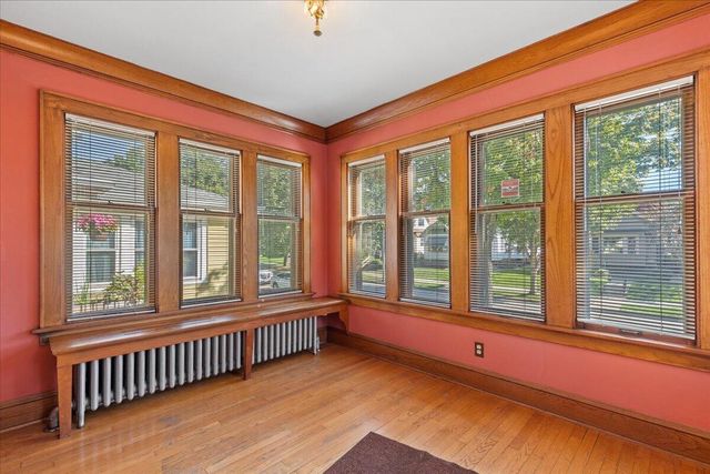 1627 S 56th STREET, West Allis, WI 53214