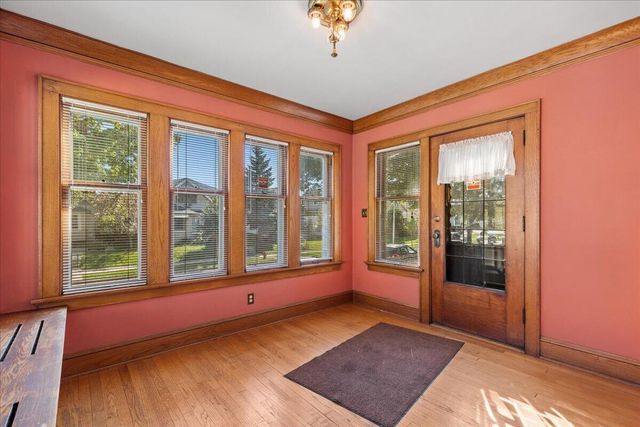 1627 S 56th STREET, West Allis, WI 53214