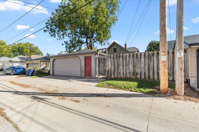 1627 S 56th STREET, West Allis, WI 53214