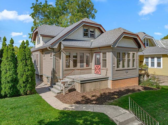 1627 S 56th STREET, West Allis, WI 53214
