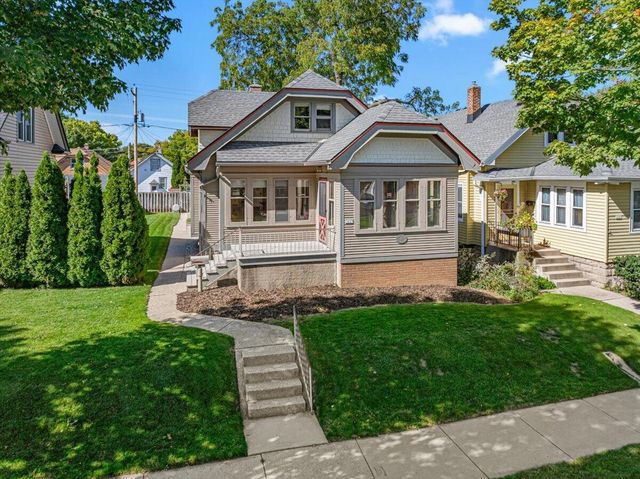 1627 S 56th STREET, West Allis, WI 53214