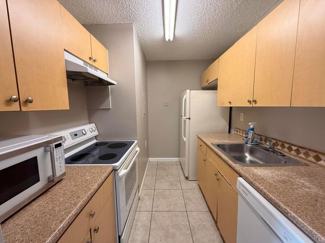 1139 Lake Terry Drive M, West Palm Beach, FL 33411