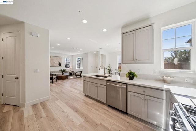 222 Mindy Way, Pittsburg, CA 94565