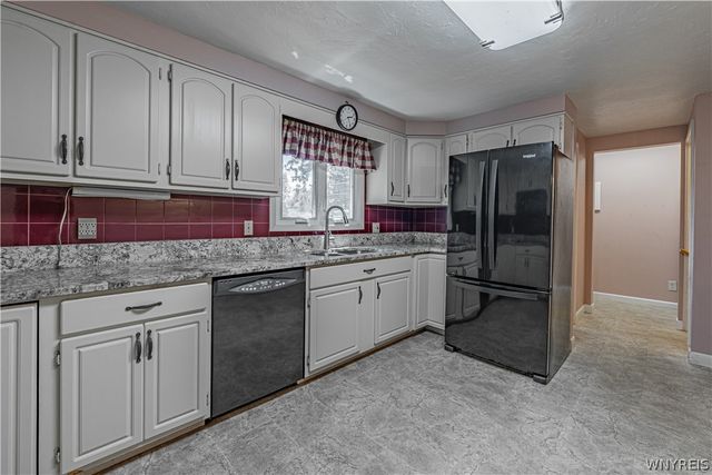 6140 Corwin Avenue, Newfane, NY 14108