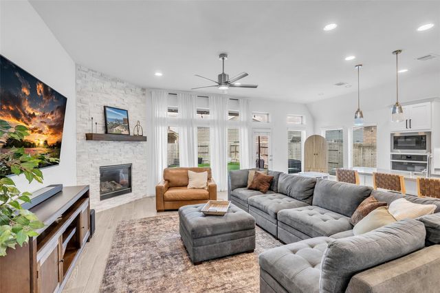 19422 Gray Mare Drive, Tomball, TX 77377