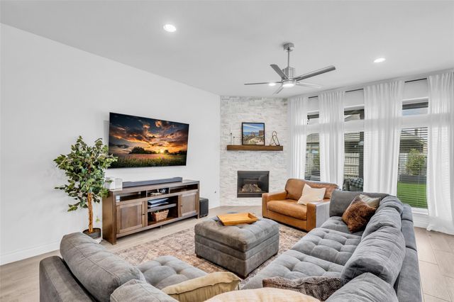 19422 Gray Mare Drive, Tomball, TX 77377