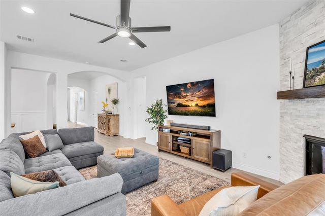 19422 Gray Mare Drive, Tomball, TX 77377