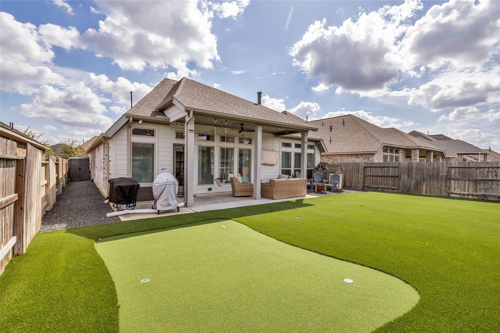 19422 Gray Mare Drive, Tomball, TX 77377