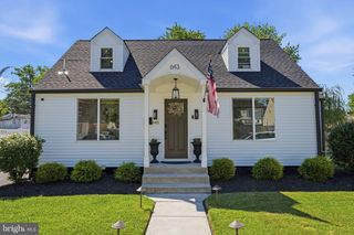 643 HILLCREST AVE, Morrisville, PA 19067