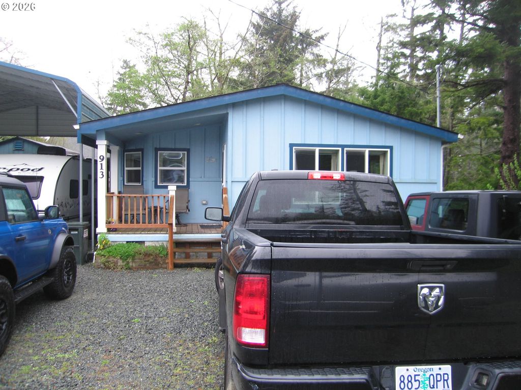 913 S EASY St, Rockaway Beach, OR 97136