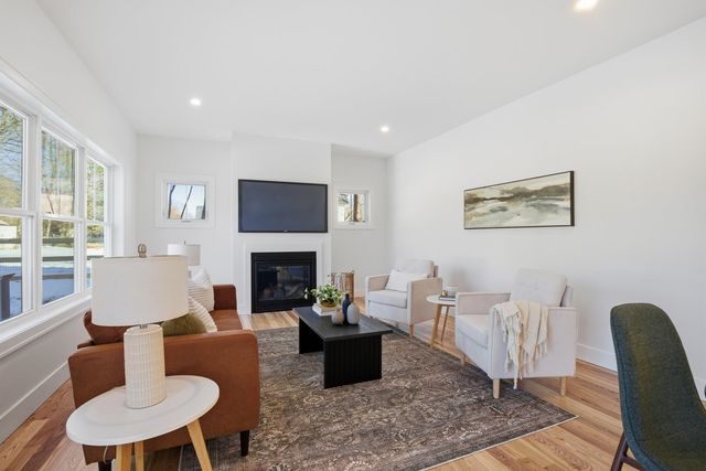 25 Carroll Street, Exeter, NH 03833