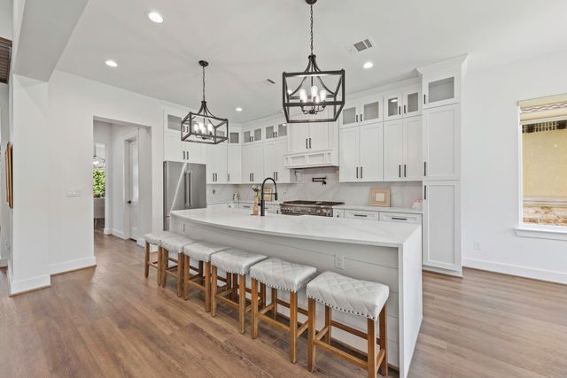 135 Bentwater Bay Drive, Montgomery, TX 77356