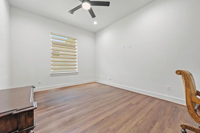 135 Bentwater Bay Drive, Montgomery, TX 77356