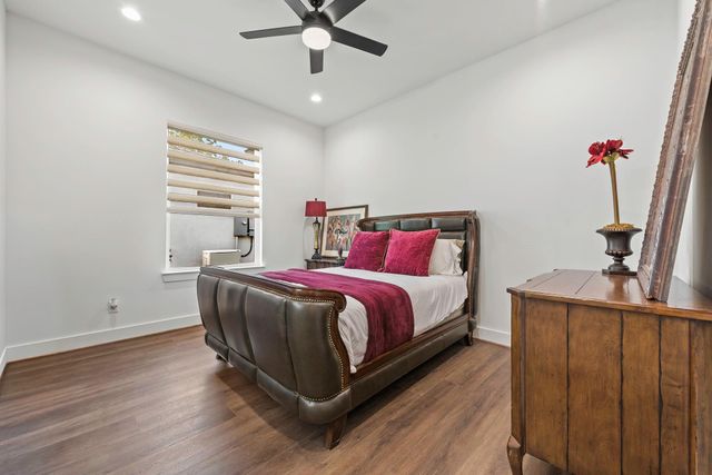 135 Bentwater Bay Drive, Montgomery, TX 77356