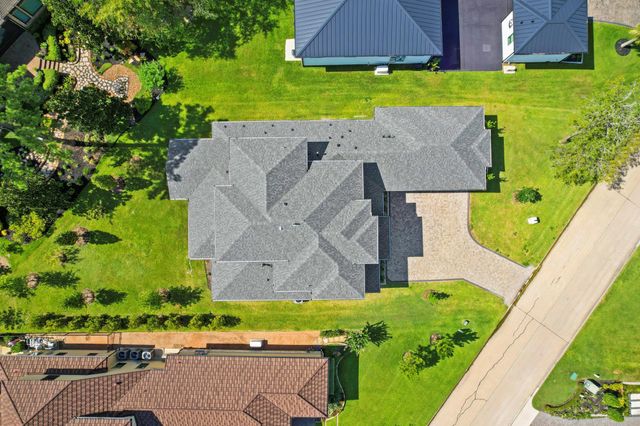 135 Bentwater Bay Drive, Montgomery, TX 77356