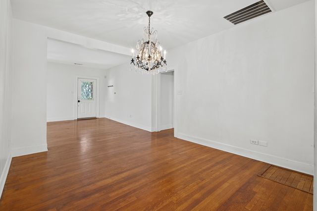 3326 Burlingdell Avenue, Dallas, TX 75211