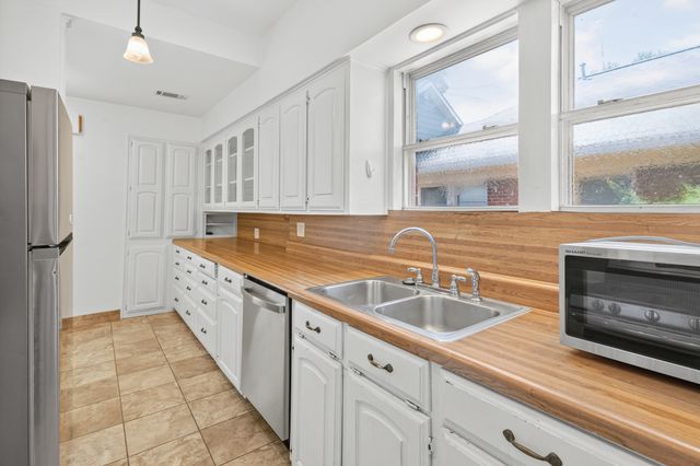 3326 Burlingdell Avenue, Dallas, TX 75211