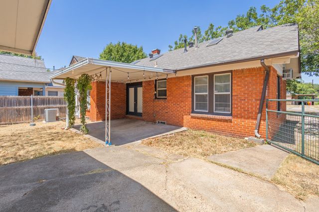 3326 Burlingdell Avenue, Dallas, TX 75211