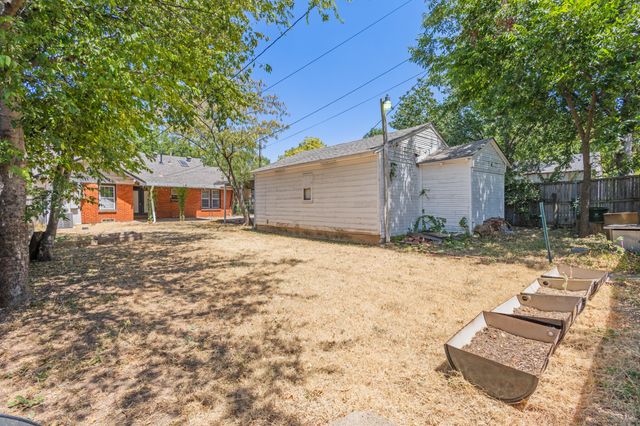 3326 Burlingdell Avenue, Dallas, TX 75211