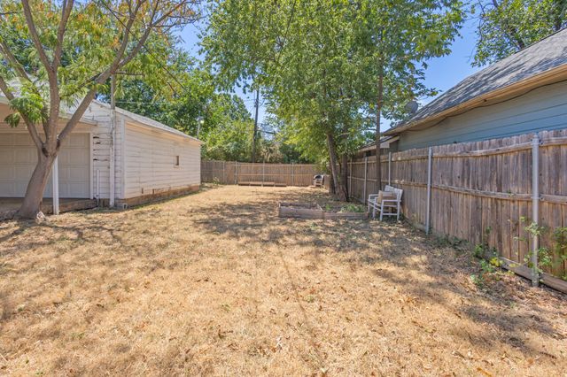 3326 Burlingdell Avenue, Dallas, TX 75211
