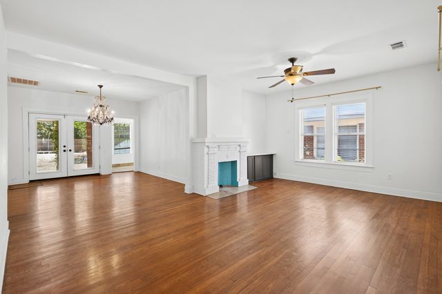 3326 Burlingdell Avenue, Dallas, TX 75211