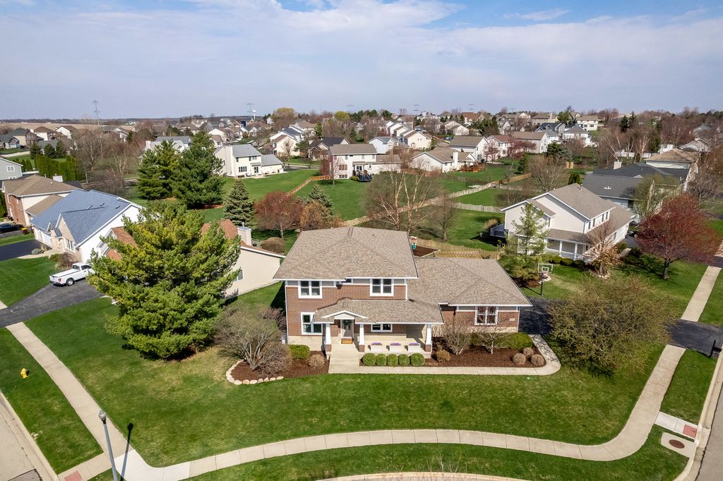 Image 2 of property listing at 486 Trent Lane, Loves Park, IL 61111