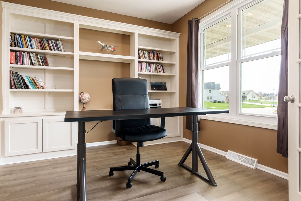 Image 21 of property listing at 486 Trent Lane, Loves Park, IL 61111