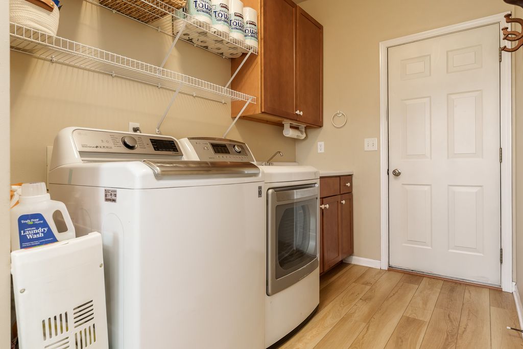 Image 35 of property listing at 486 Trent Lane, Loves Park, IL 61111